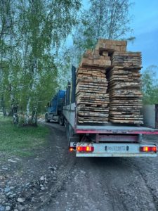 Перевозка горбыля грузовым автомобилем